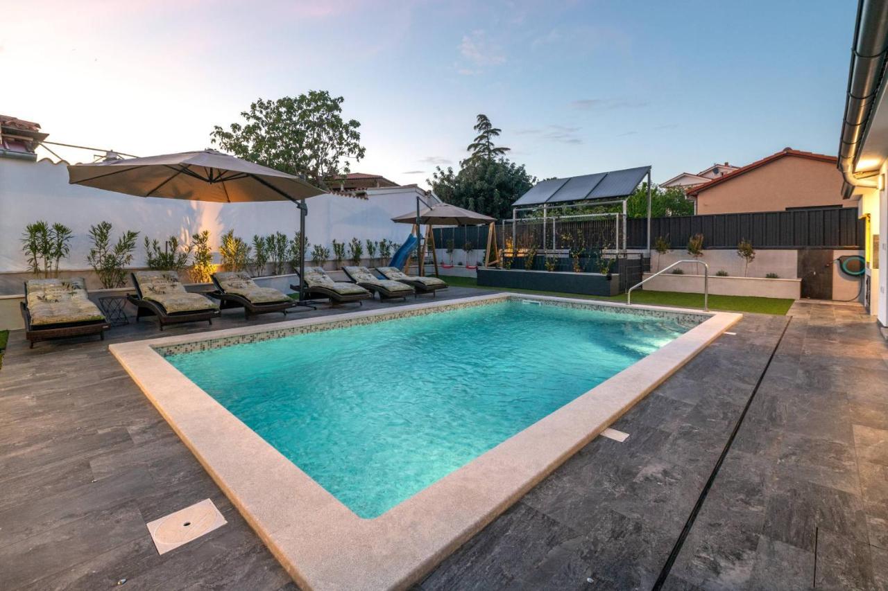 Villa Paradise ميدولين المظهر الخارجي الصورة