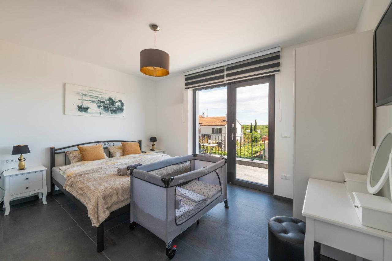 Villa Paradise ميدولين المظهر الخارجي الصورة