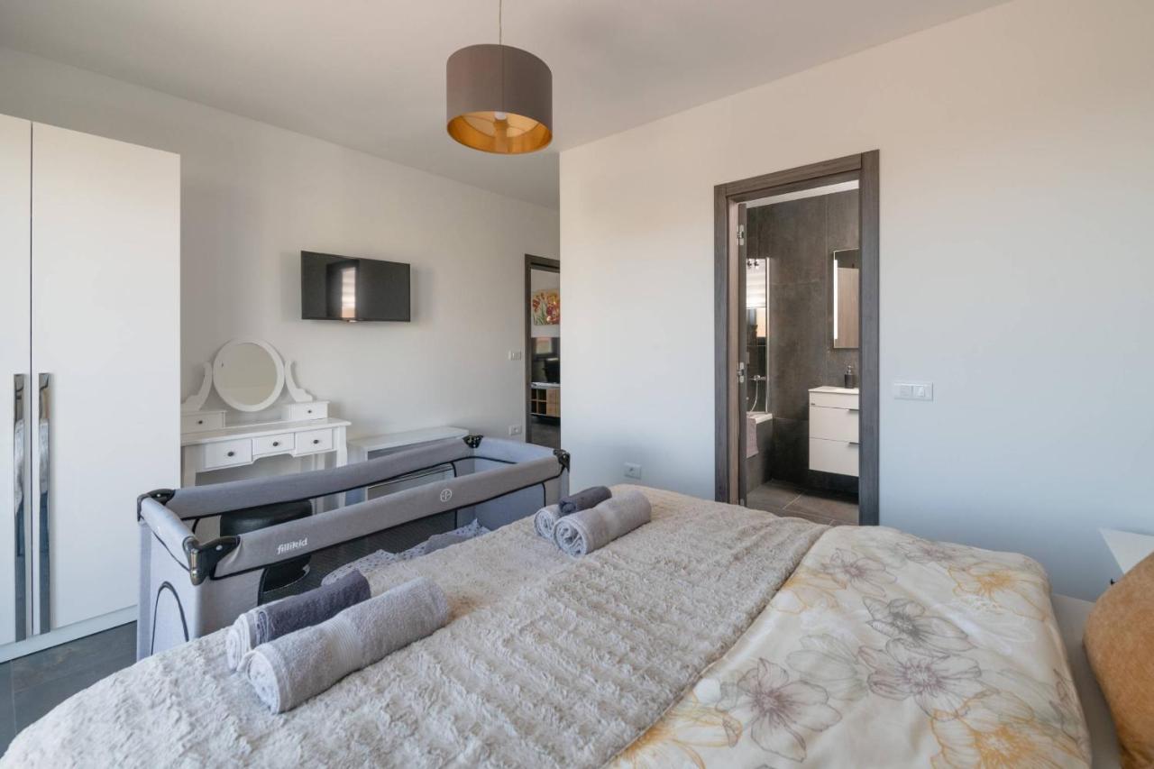Villa Paradise ميدولين المظهر الخارجي الصورة