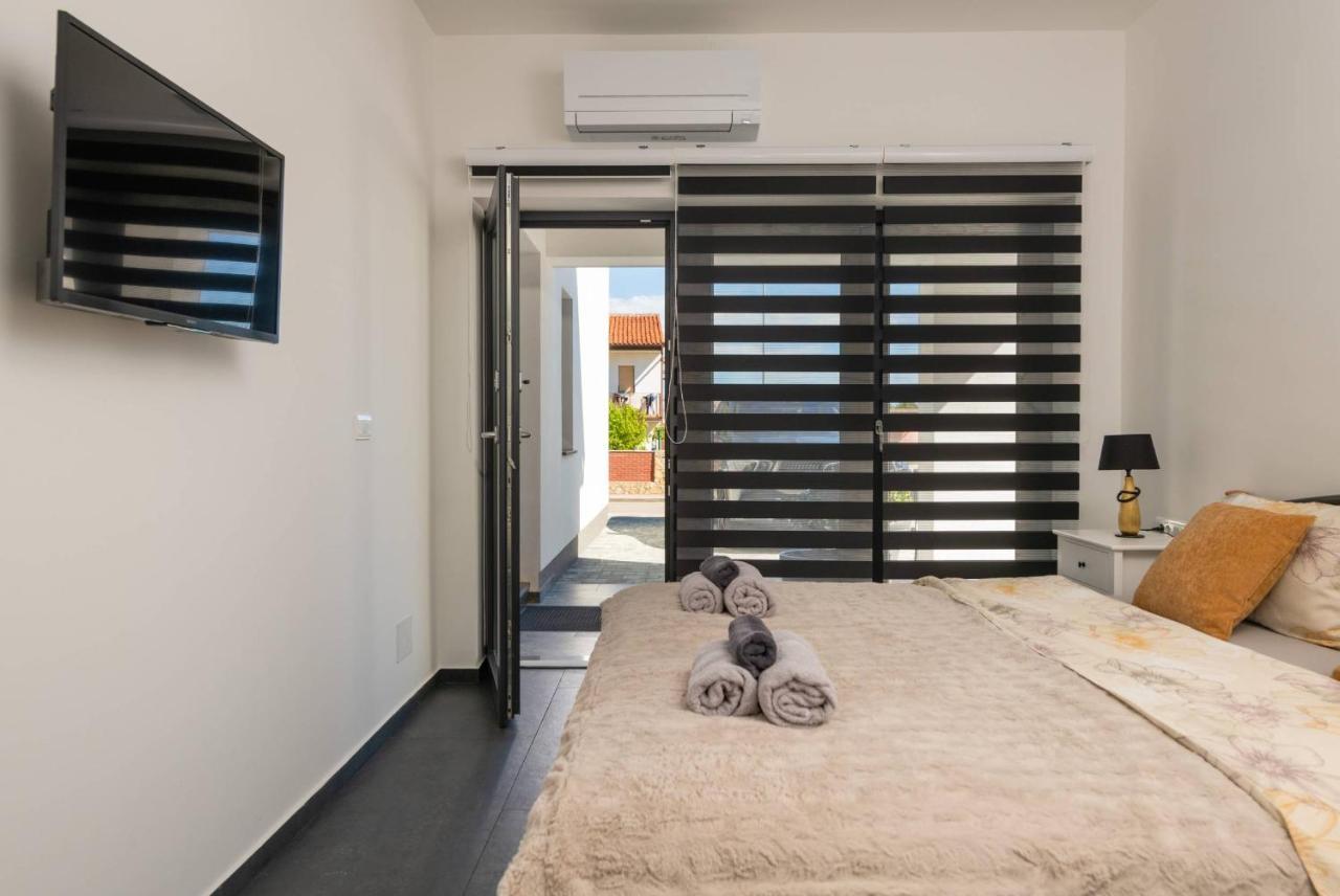 Villa Paradise ميدولين المظهر الخارجي الصورة