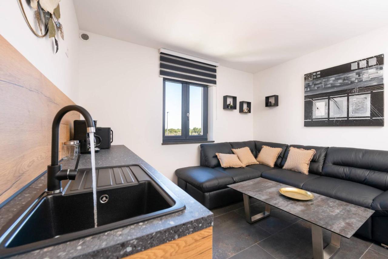 Villa Paradise ميدولين المظهر الخارجي الصورة