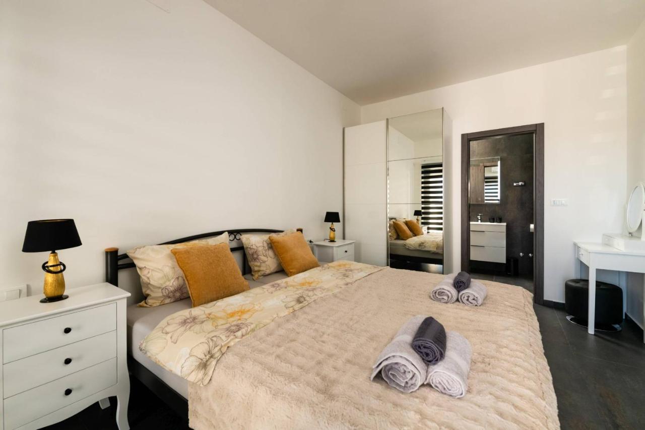 Villa Paradise ميدولين المظهر الخارجي الصورة